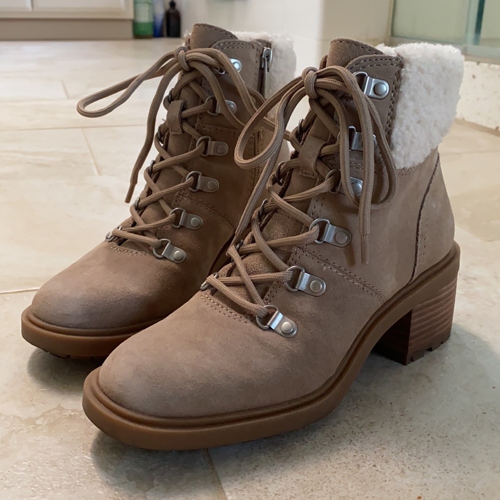 Lucky Brand Demia lace up boot, size 5